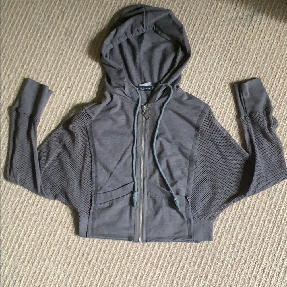 Metropark Crop Hoodie